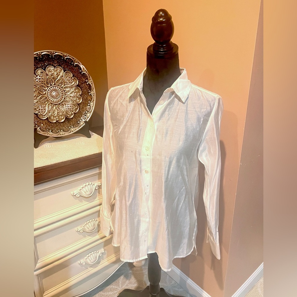 Sheer, silky shirt with sparkly gem